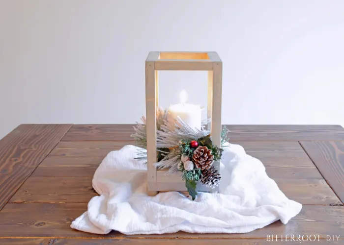 Christmas Table Setting - DIY Lantern Centerpiece