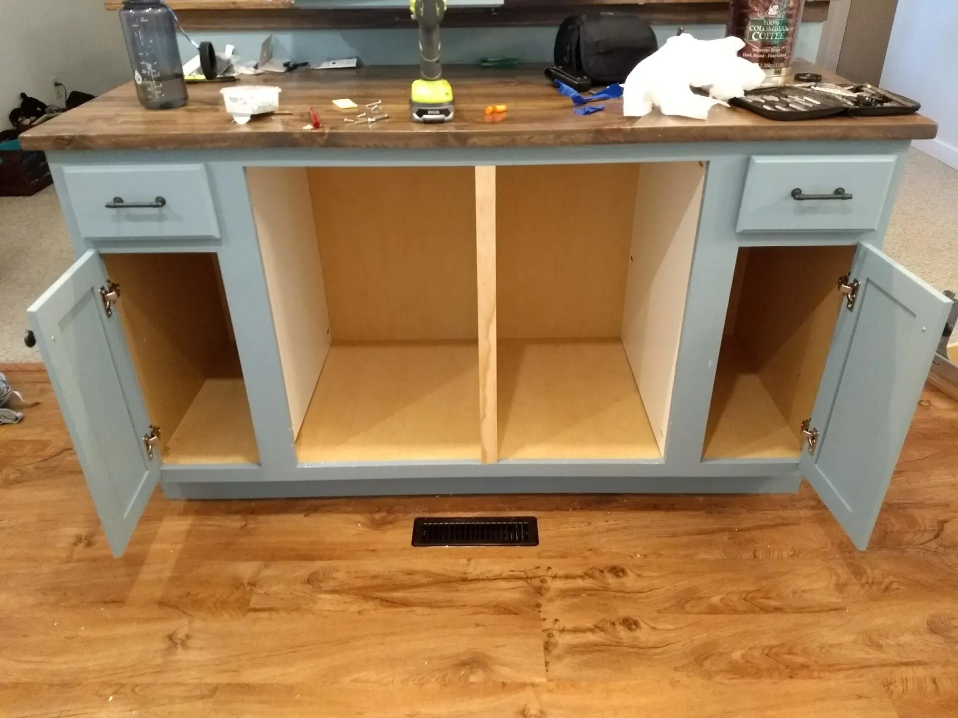 https://tylynnm.com/wp-content/uploads/2018/11/diy-kitchen-island-with-breakfast-bar-11.jpg.webp