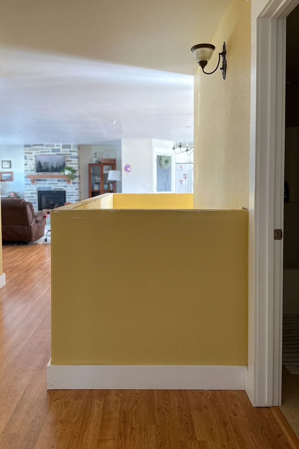 linen closet over the staircase_before