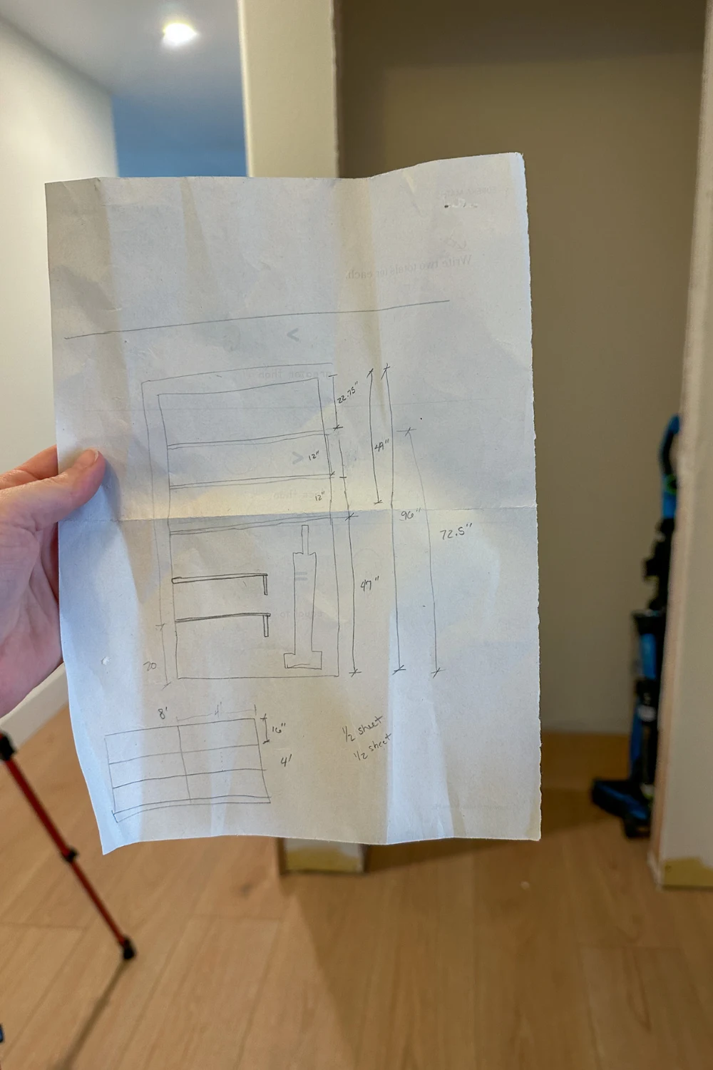 linen closet over the staircase_plan