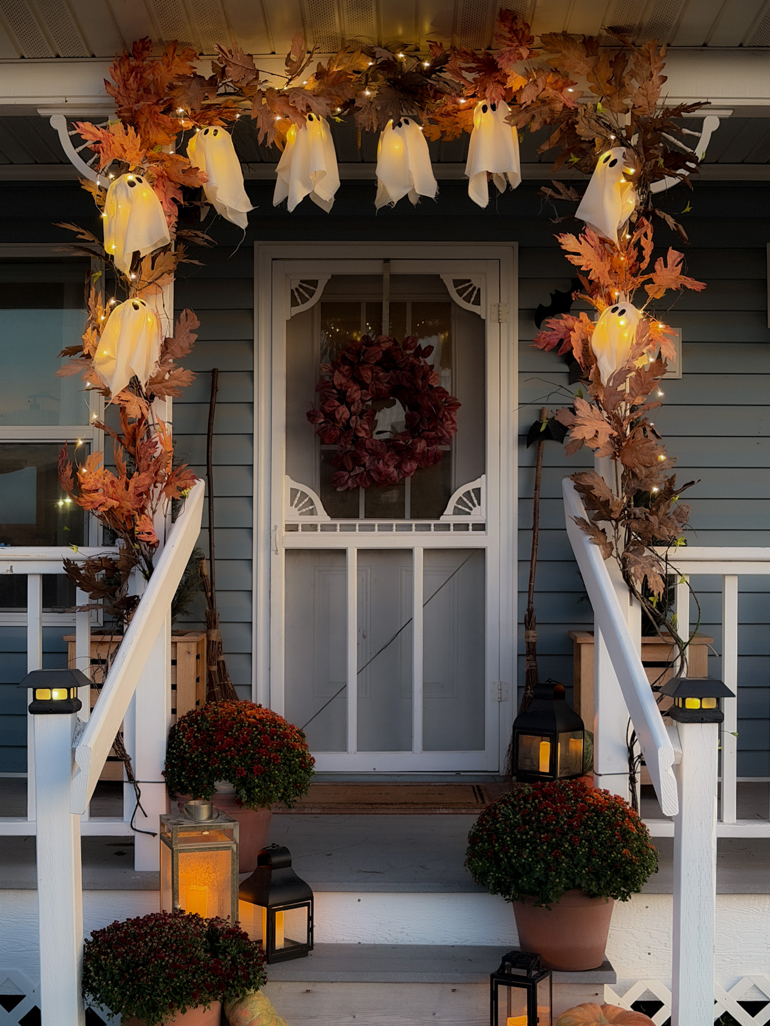 DIY Glowing Ghost Garland